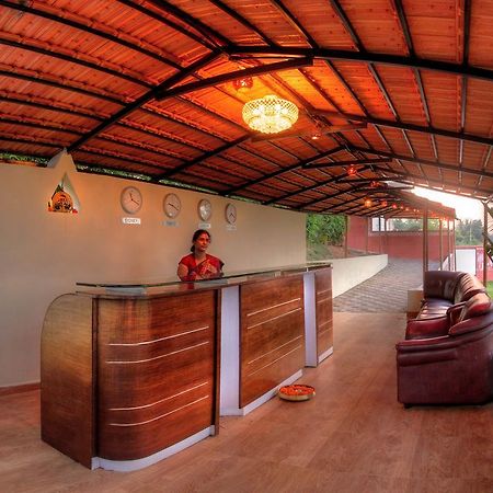 By The Way Hotel Mysore Bagian luar foto
