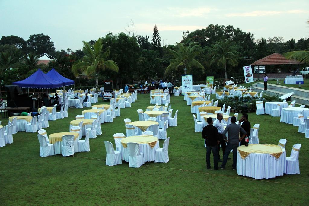 By The Way Hotel Mysore Bagian luar foto